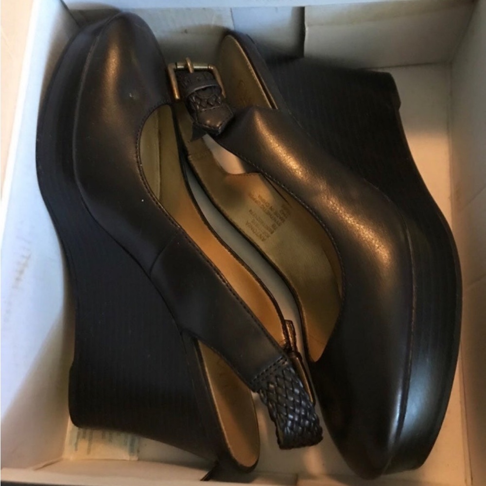 CHAPS Size 7 Brown Sling Back Wedge Heels - Picture 5 of 7